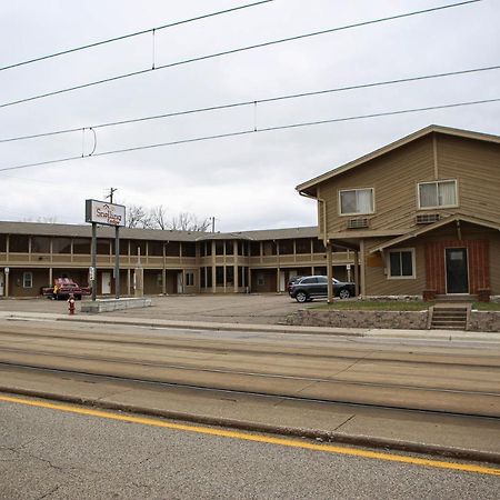 Snelling Motor Inn Mendota ภายนอก รูปภาพ
