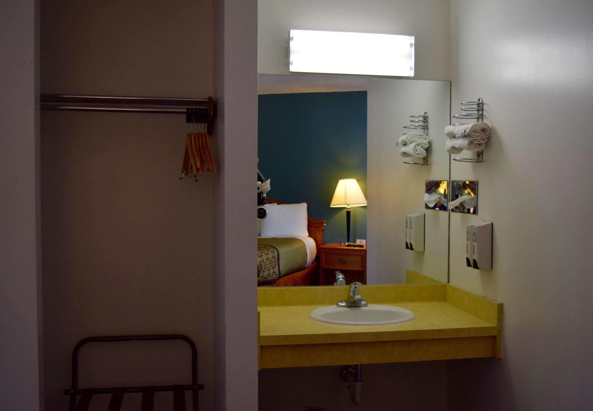 Snelling Motor Inn Mendota ภายนอก รูปภาพ